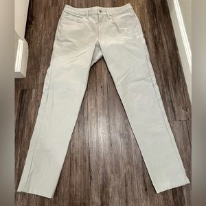 Men’s Lululemon ABC Pants Slim 32 X 32 Utilitech in Seal Grey